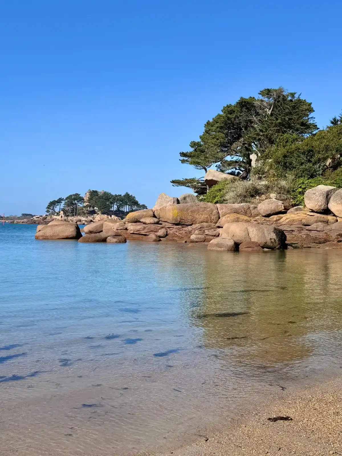 Ploumanac’h – Una joya de la Costa de Granito Rosa