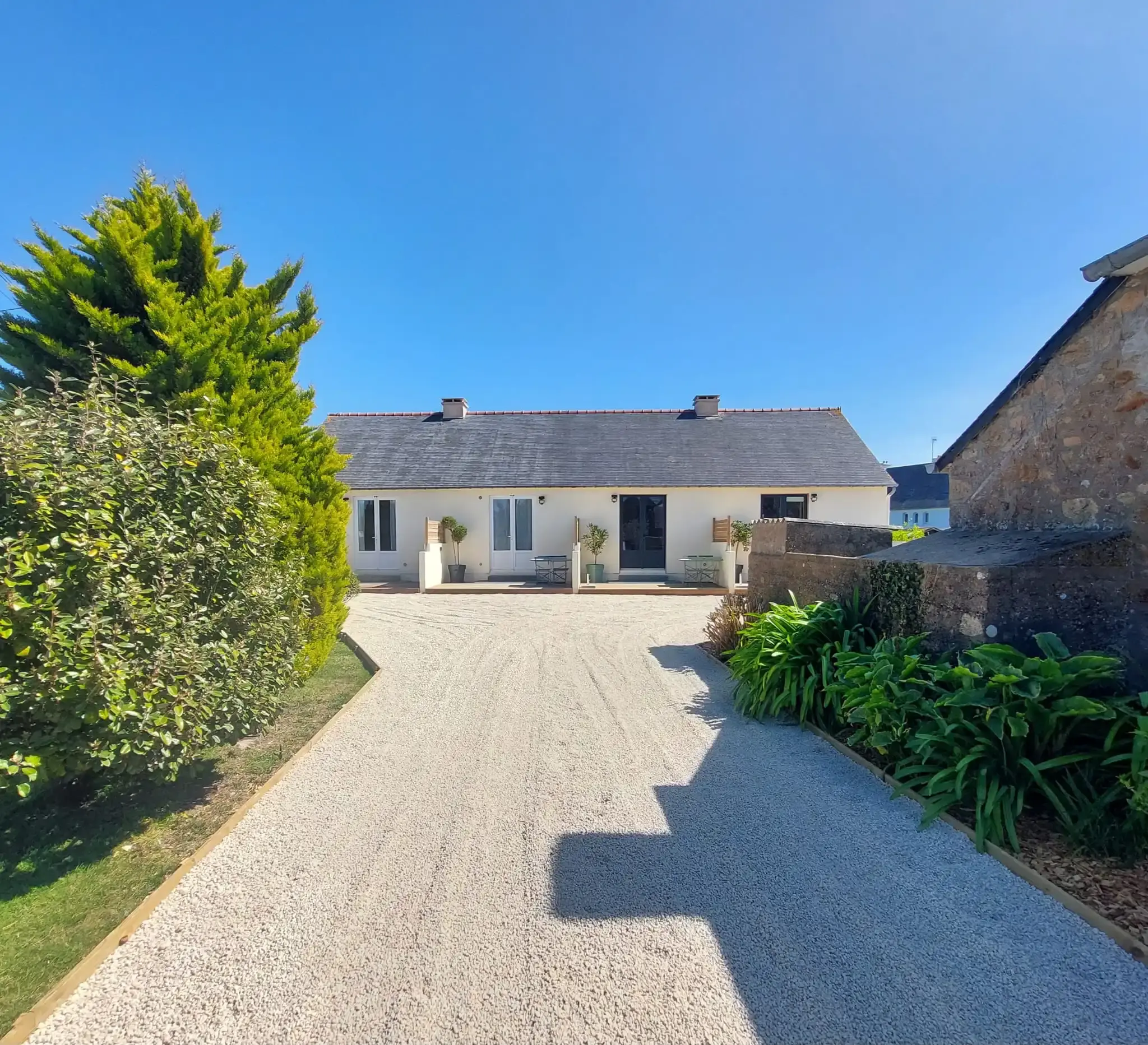 exterior cottage image